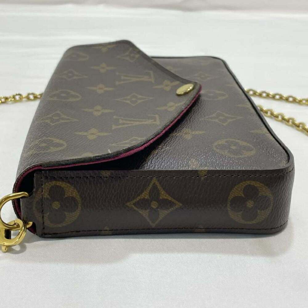 LOUIS VUITTON Brown Pochette Shoulder Bag - Picture 4 of 10